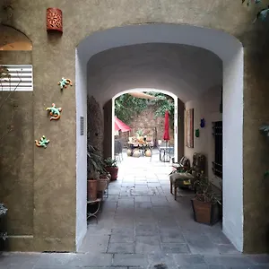 El Descanso Hotel